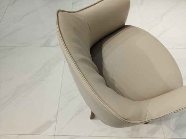 Best High Chair with Curved Back and Wooden Base