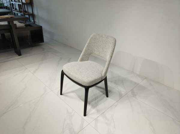 Wood Chair with Curved Backrest