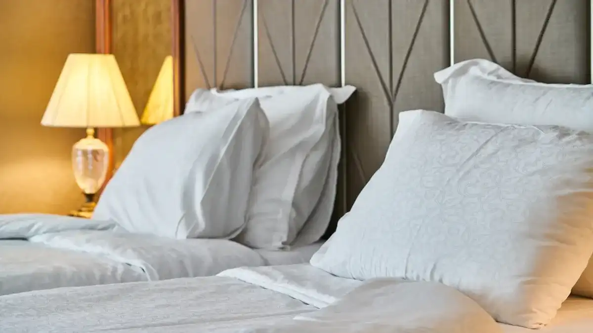 Comparison of Luxury Hotel Mattresses