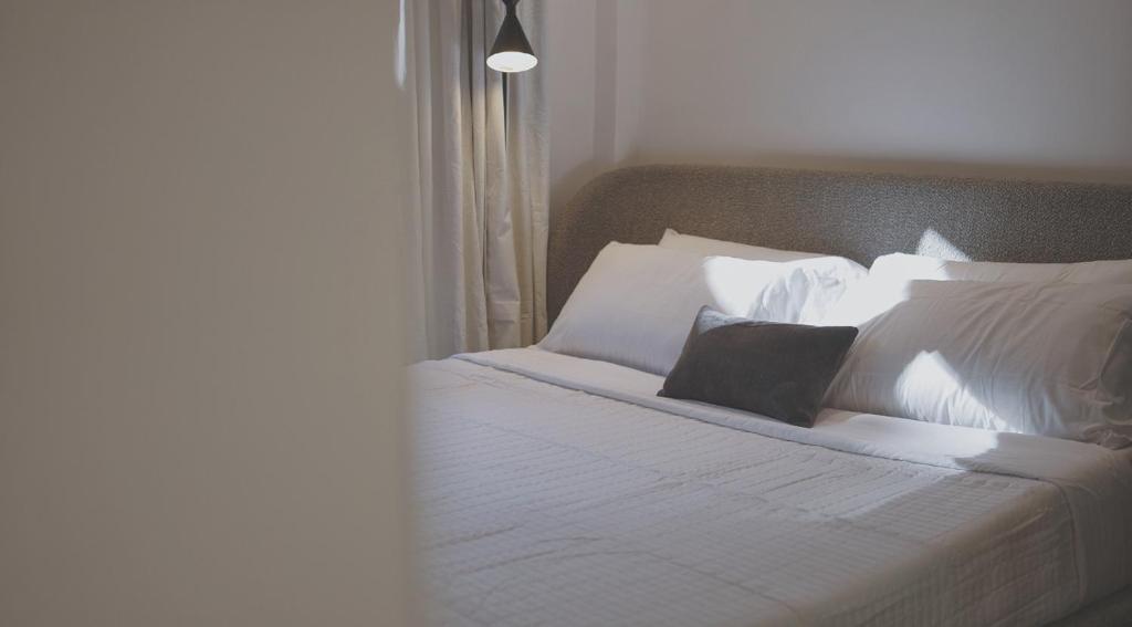 Installed guest-room bed in the Hawaii hotel renovation project.