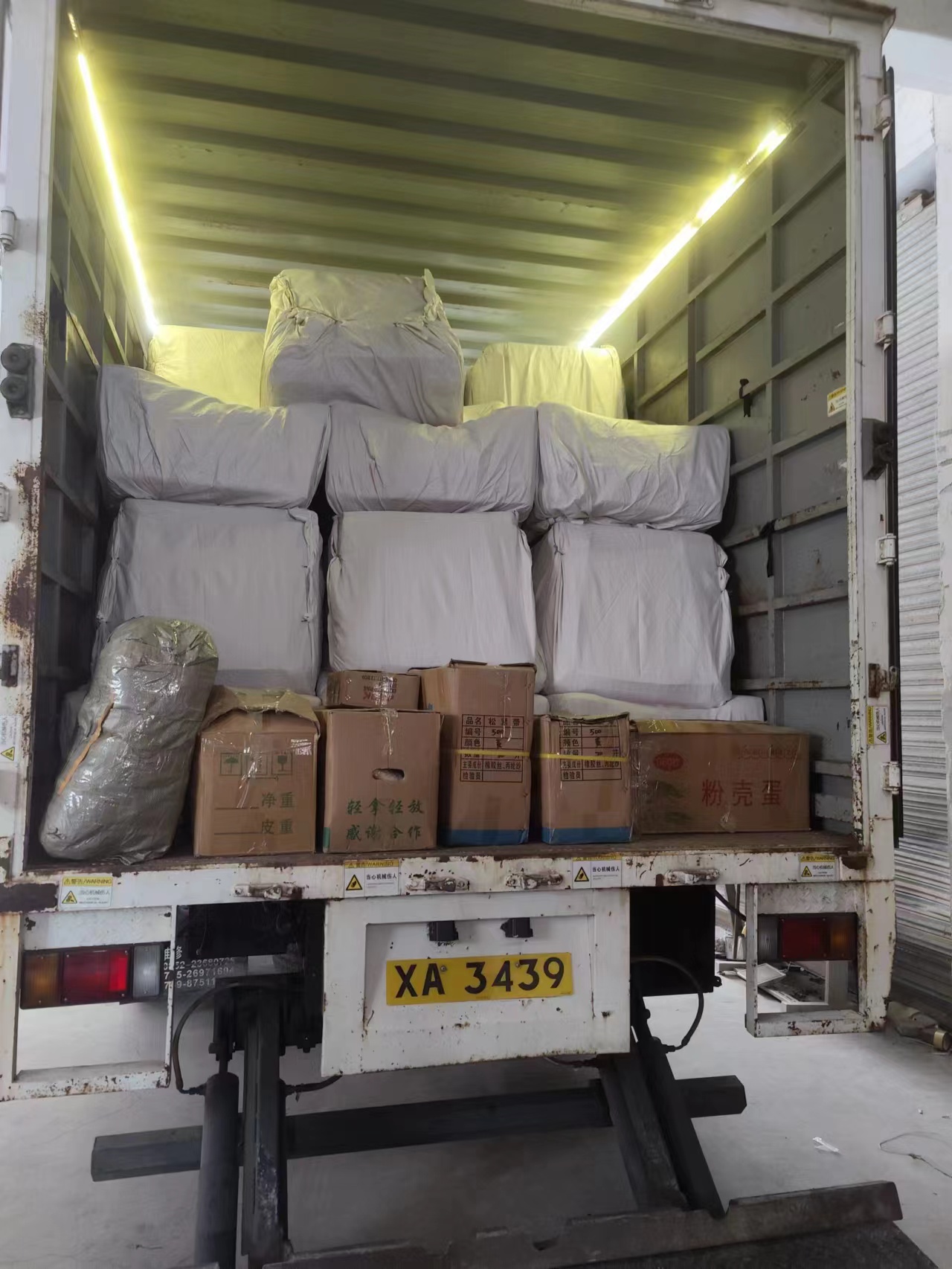 Furniture container loading for Hong Kong project